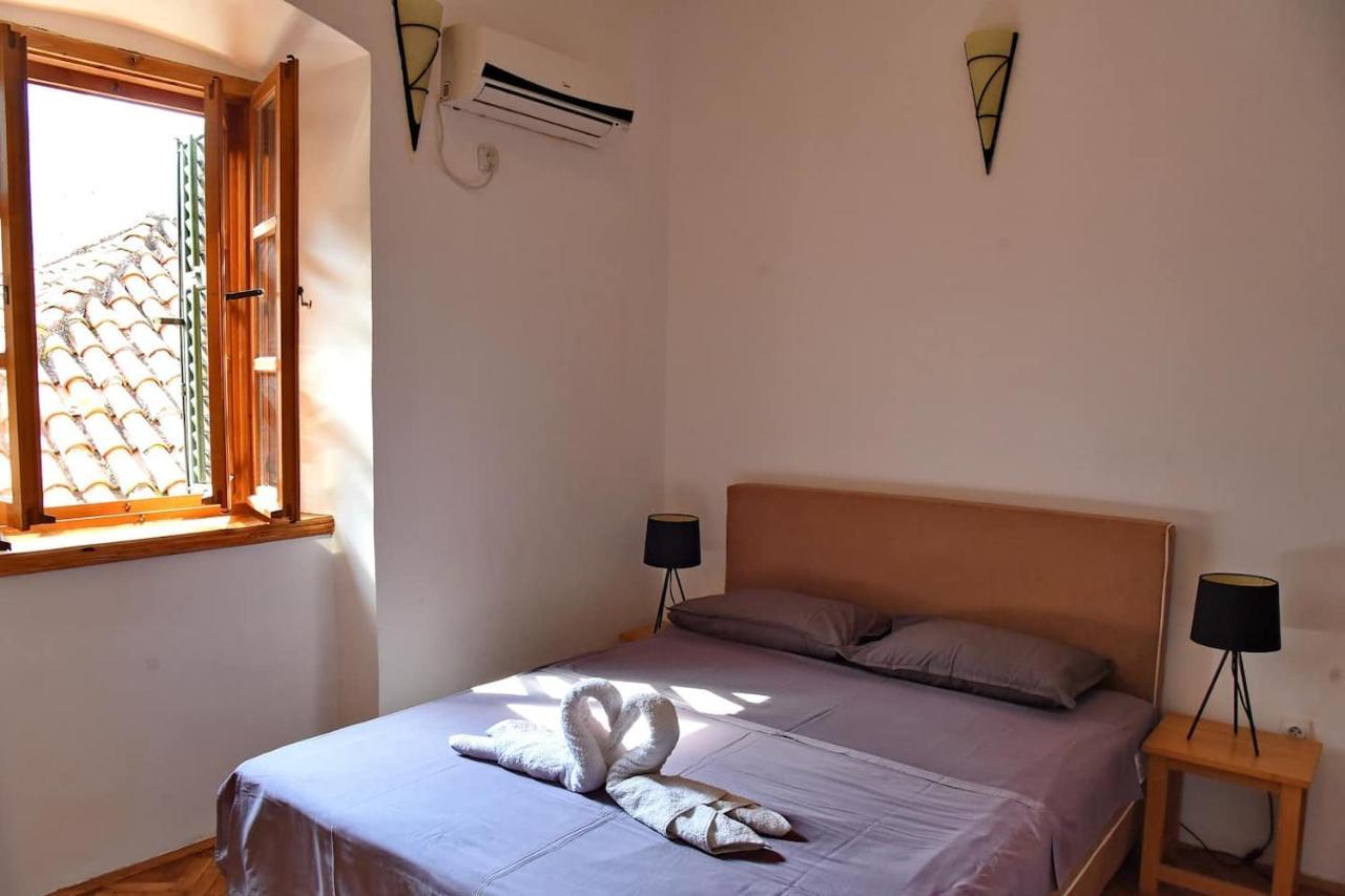 Cozy 2 Bedroom Apartment In Antique Bizanti Palace Kotor Exterior photo